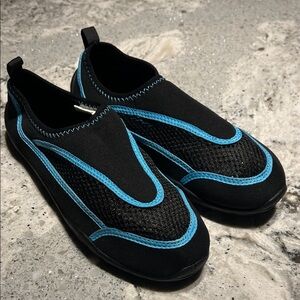 Maui and Sons Black Aqua Shoes with Blue Highlights 6